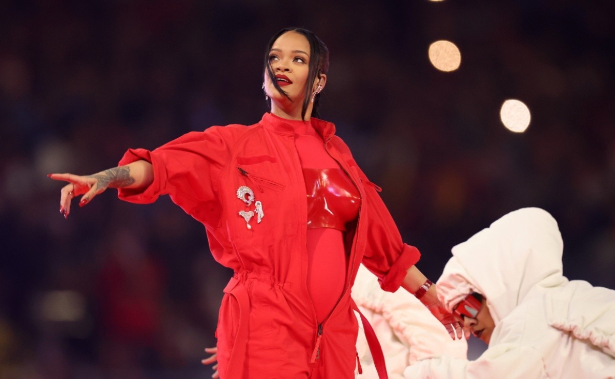 rihanna-pregnantjpg-242310155.jpg