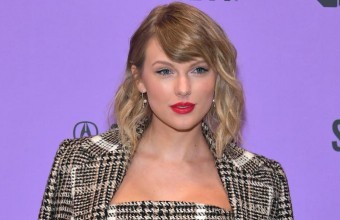 Taylor Swift: Ισοφαρίζει το ρεκόρ του Michael Jackson καθώς το «Evermore» επανέρχεται στο Νο. 1!