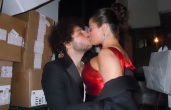 H Selena Gomez ανέβασε φωτογραφία με τον Benny Blanco & οι fans θέλουν να την χωρίσουν