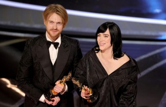 Η Billie Eilish είναι «πολύ ευτυχισμένη» για τη νίκη της στα Όσκαρ 2022!