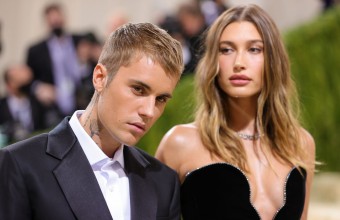 «Δεν είμαι έγκυος»: Η Hailey Bieber αποκαλύπτει το πρόβλημα υγείας που αντιμετωπίζει