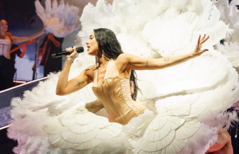 Dua Lipa: Στο τραπέζι η κορυφή του Coachella 2027 και τα σχέδια για το νέο άλμπουμ
