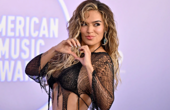 ​Karol G: Το «BbY WOW» επιστρέφει στο Νο. 1 των παγκόσμιων charts του Billboard
