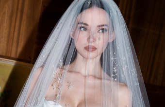Dove Cameron: Η τελευταία πρόβα του εντυπωσιακού Valentino νυφικού της στη Ρώμη