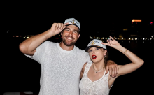 Taylor Swift - Travis Kelce: Αποφάσισαν να κάψουν διακοσμητικά και σκηνικά του γάμου τους 