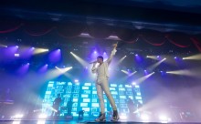 30 Χρόνια Regency Casino Thessaloniki: Ο Σάκης Ρουβάς έβαλε τη δική του υπογραφή στο Grand Anniversary Party στο Vergina Theatro