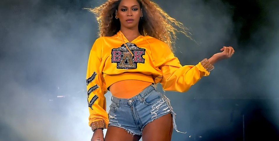 Η Beyoncé αναλαμβάνει την καλλιτεχνική επιμέλεια της «Vogue»