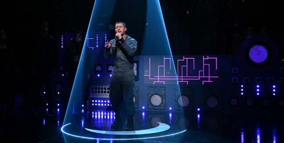 Ο Nick Jonas παρουσίασε τα νέα του τραγούδια «Spaceman» και «This Is Heaven»