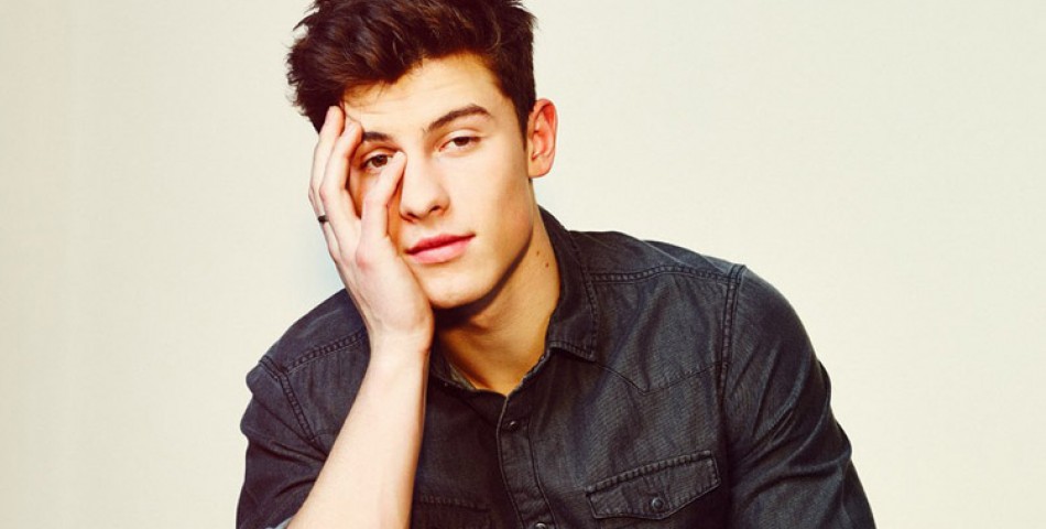 Ο Shawn Mendes είναι ο νεότερος καλλιτέχνης με 3 album στην κορυφή 