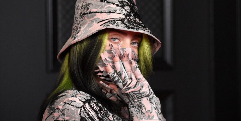 Η Billie Eilish παραδέχεται ότι «ντρέπεται» για την παλαιότερη συμπεριφορά της