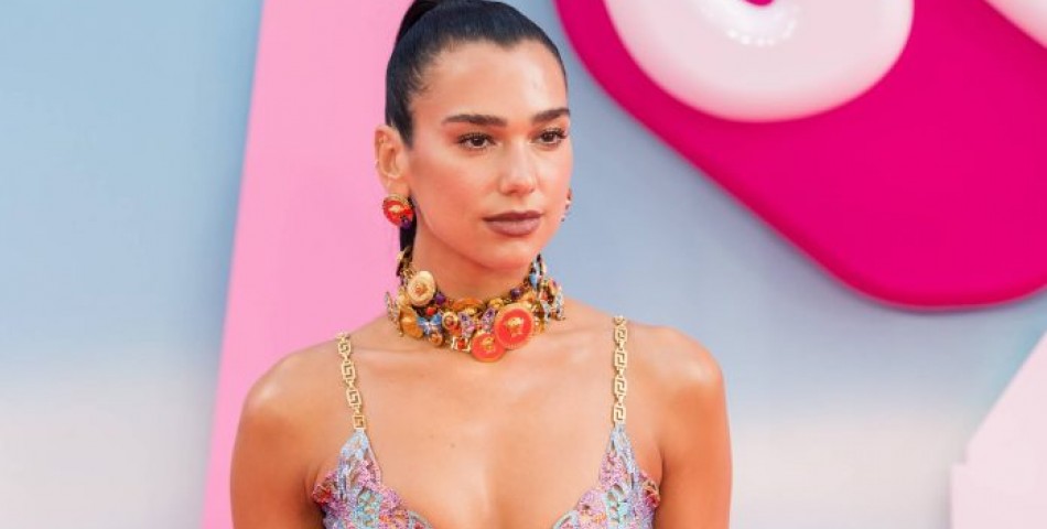 H Dua Lipa μοιράζεται ένα teaser γεμάτο μυστήριο
