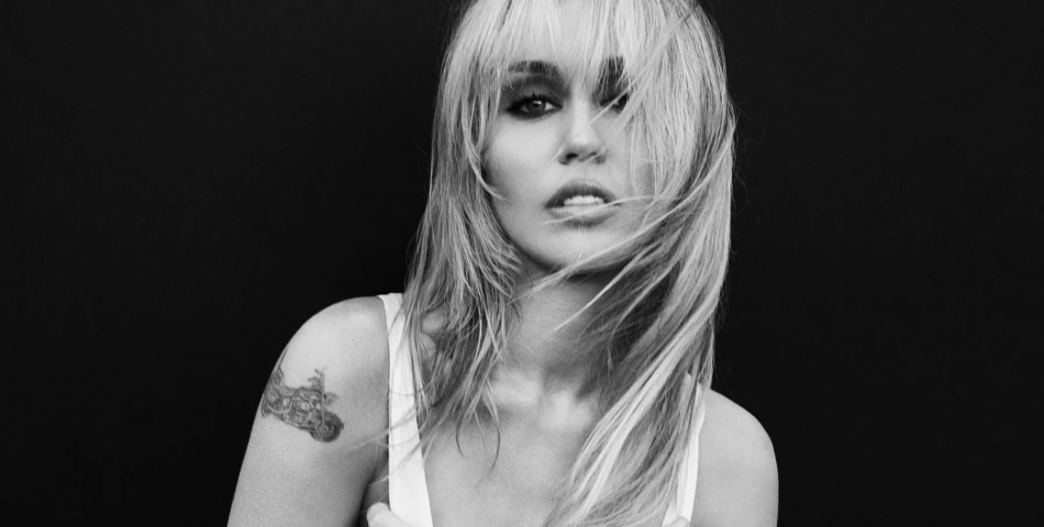 MILEY: Μια νέα dance-pop εποχή ξεκινά με το «Bass Persuades»