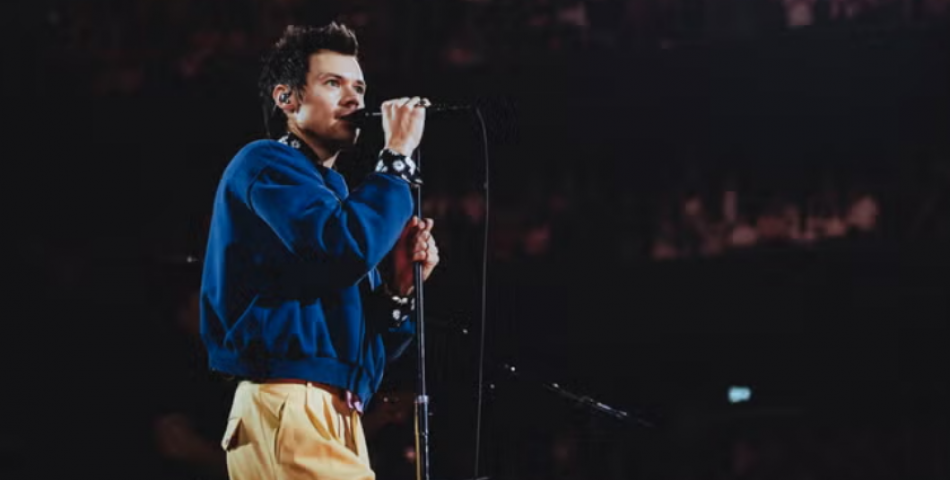 Harry Styles: Οι θαυμαστές του κερδίζουν εισιτήρια για τις συναυλίες του προσφέροντας εθελοντική εργασία